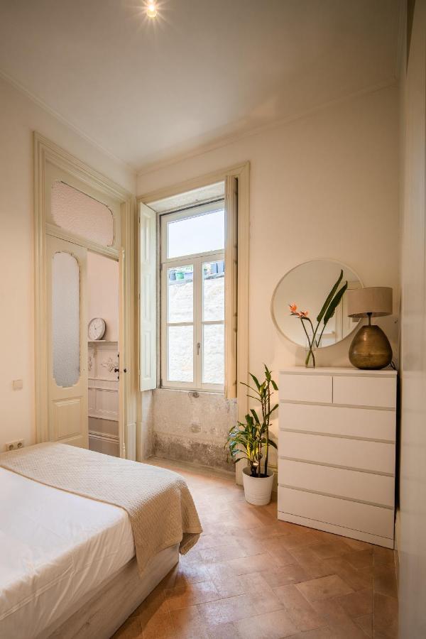 Paraiso Garden Suite--- Spacious & Downtown بورتو المظهر الخارجي الصورة